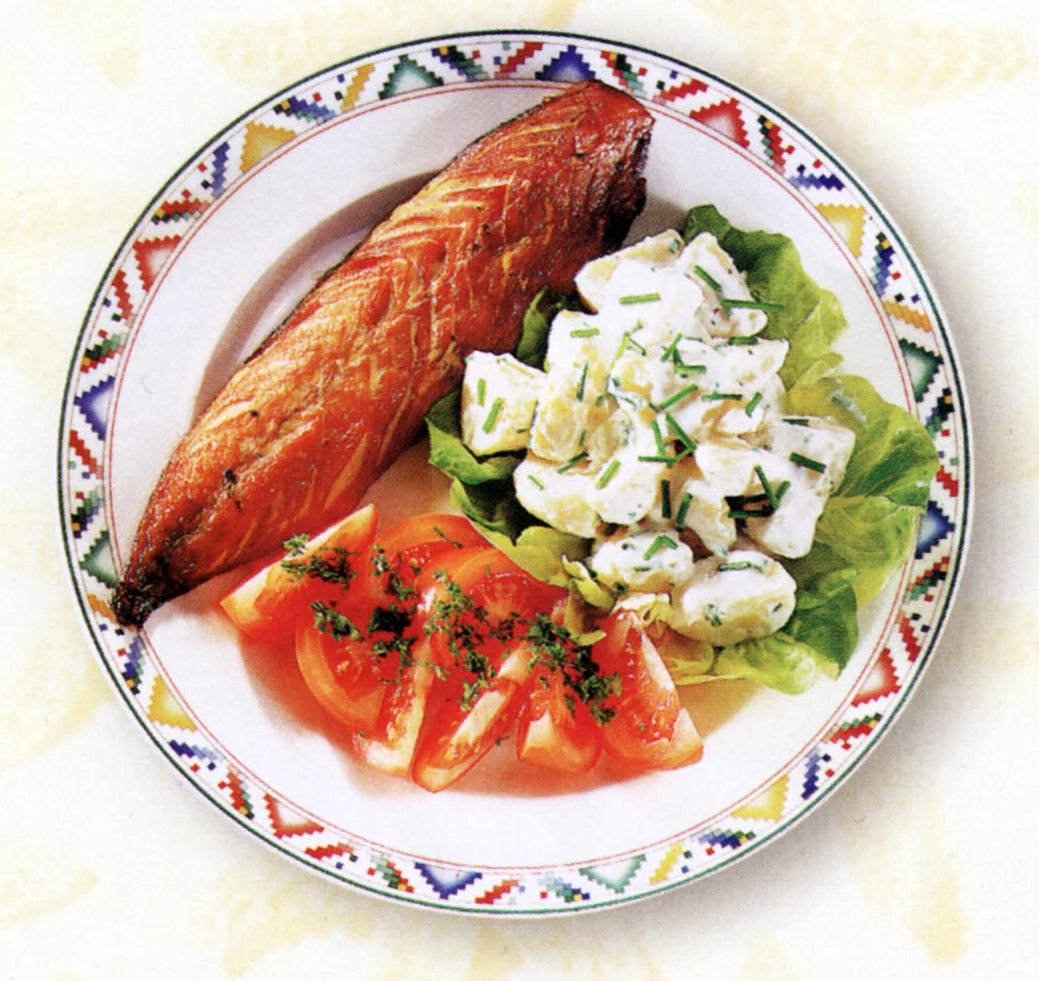 Kollegium Sprede Stå på ski Røget makrel med kartoffelsalat og tomatbåde